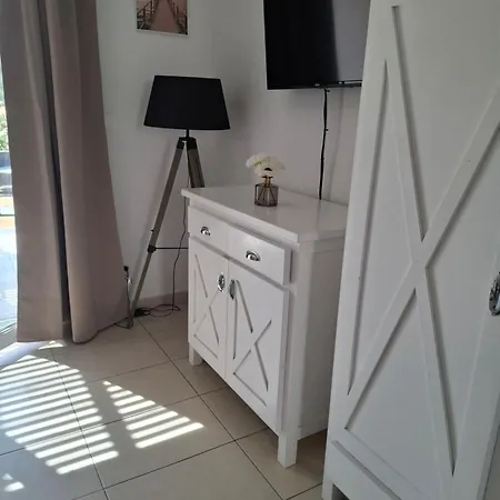 De Lozari Tatil Evi *